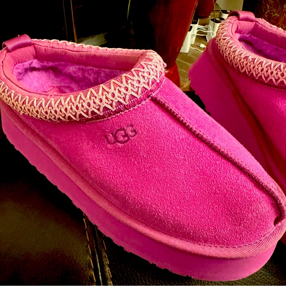 UGG